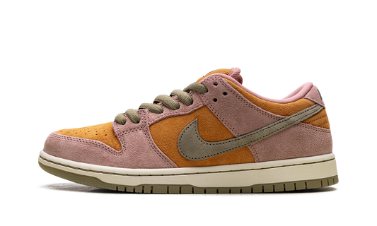 Nike SB Dunk Low Red Stardust